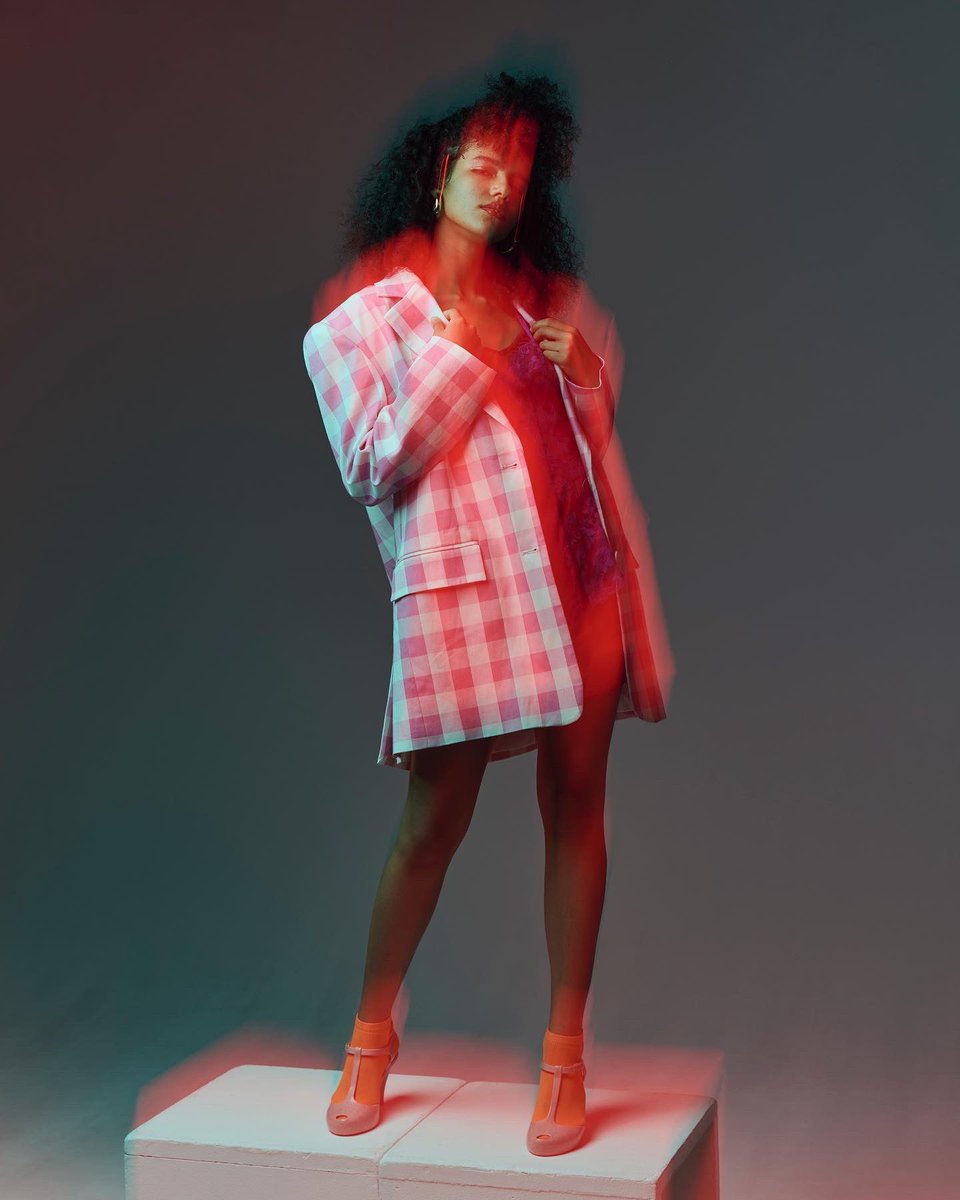 ERI9xoxo's tweet photo. Model : Natalia
Photograph : Reishi Eguma 
Styling : Yasuo Mori
Hair &amp; Makeup : Eriko Yamamoto 
 🎀💄https://t.co/QxDgRga415

#portrait #bighair #flashcolor #mua #hairmakeupartist https://t.co/MSUF2QEkYK