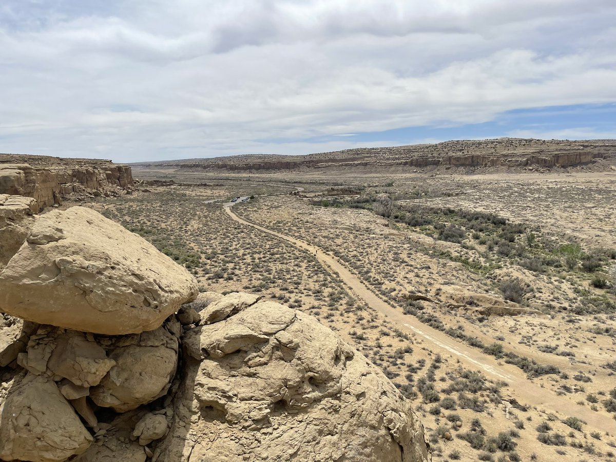 ktbaustian's tweet photo. Finally made it to Chaco Canyon with my #swarch class! They loved it! https://t.co/aqugvWYIg2
