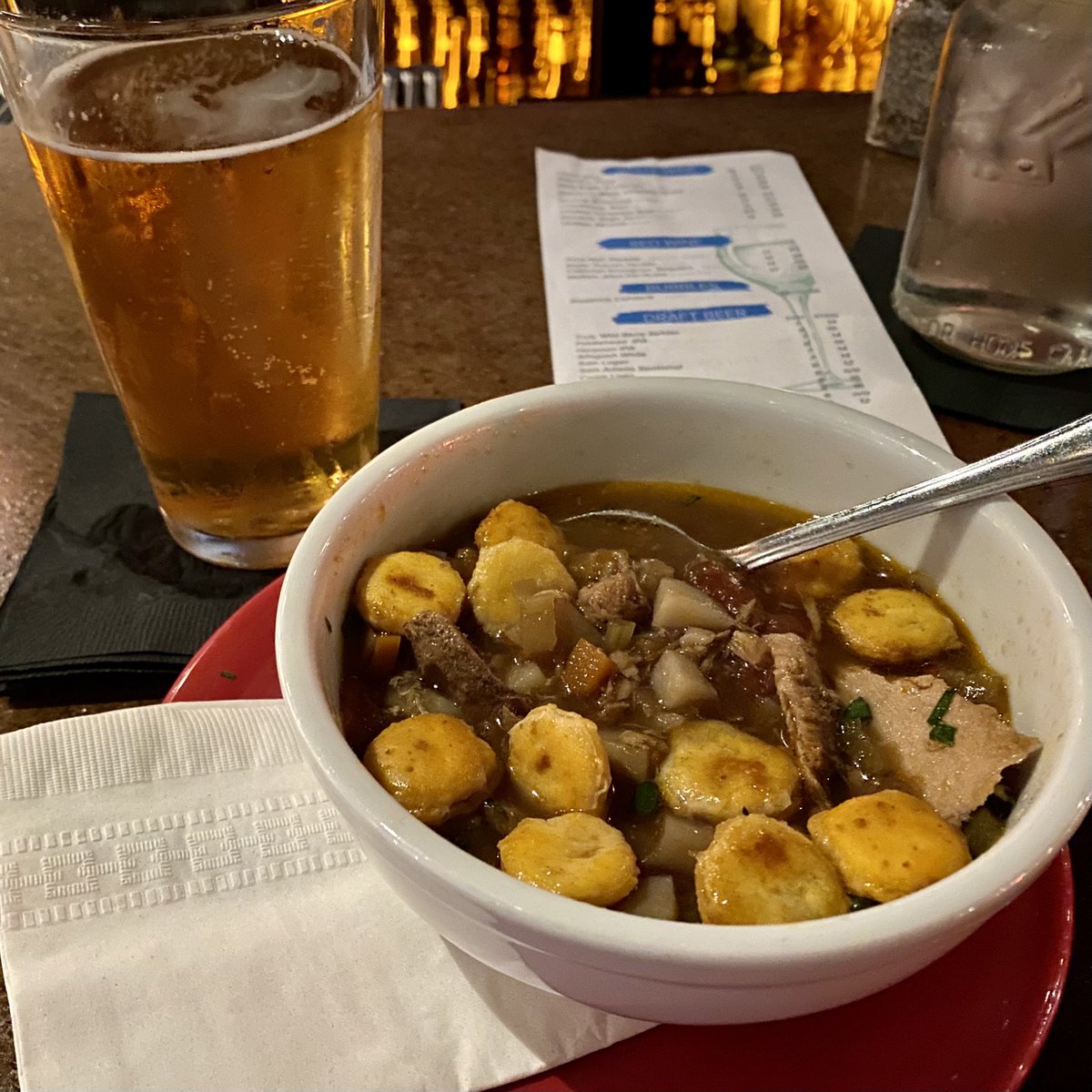 CMoneyKS's tweet photo. Spicy Bermuda Fish & Crab Dark Rum Chowder, and incredible Hot Buttered Lobster Roll washed down w/a Wormtown (Worcester MA) “Be Hoppy” IPA. #Boston #LobsterRoll #Lobstah #Chowdah #IPASnob #WickedGood https://t.co/EeVhBxDD2l
