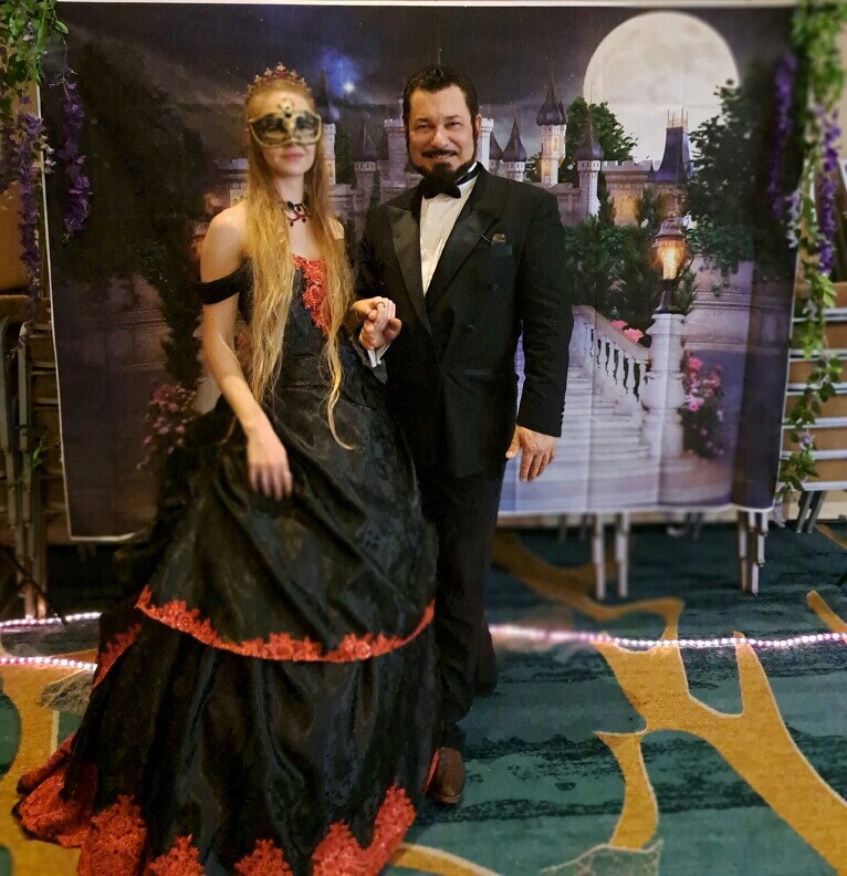 A_ShredsMaxwell's tweet photo. Some after-the-ball shots from last weekends Masquerade Ball! @fantasticarium first ever Masquerade Ball was a massive success and I see many more in out future! https://t.co/vp9Od26b1W