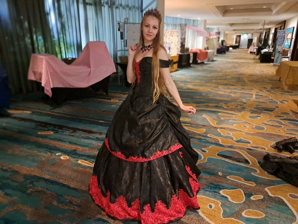 A_ShredsMaxwell's tweet photo. Some after-the-ball shots from last weekends Masquerade Ball! @fantasticarium first ever Masquerade Ball was a massive success and I see many more in out future! https://t.co/vp9Od26b1W