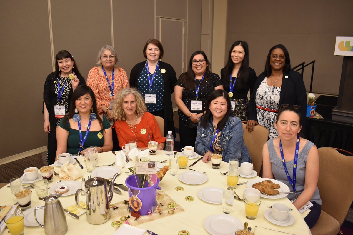 DJZibaZ's tweet image. Awesome time at the Beatty/CYRM celebration yesterday at #CLA2022Conference! Thank you for these photos AnnMarie! Thank you for making the cool buttons of the #BeattyAward Catherine! Thank you #CLABeattyAward members for picking @GayleForman (Children’s Literature Award)