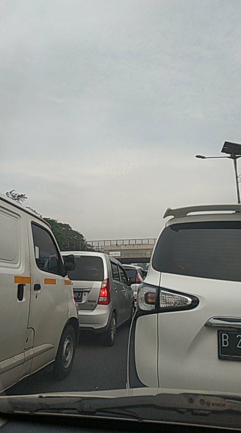 Arviansyah's tweet photo. @TMCPoldaMetro Sudah 1 jam berhenti 🤤 https://t.co/42ACKOSWew