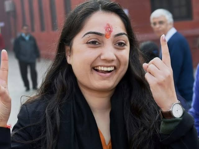 Akhand_Bharat_S's tweet photo. नुपुर शर्मा जी ने वही कहा जो इनकी किताब में लिखा है।सच को जानते हुए भी मौलाना मौलवी लोग हो हल्ला मचा रहे हैं।जब से ज्��ानवापी का मामला सुर्खियों में आया है तबसे हमारे आराध्य शंकर भगवान का अपमान किया जा रहा है।
उसका क्या?
क्या सिर्फ आजादी इन्हीं के लिए है?

@HMOIndia
#नुपुर_शर्मा https://t.co/f5orESHIoA