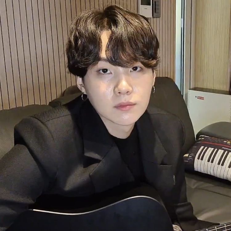 hourIysuga's tweet photo. https://t.co/pJXZ5oFEMK