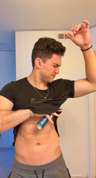 Reminder to use deodorant 🤧 especially if you watch anime and play video games 🤓 https://t.co/UiYoQo