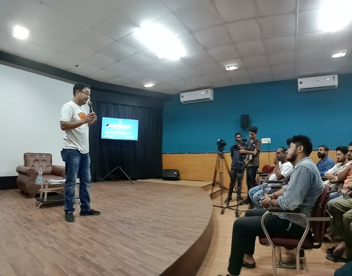 Girl_Clicks's tweet photo. Delighted to meet Brilliant Director and Actor Kenny Basumatary @kennybasumatary at Dr Bhupen Hazarika Regional Government Film & Television Institute DBHRGFTI yesterday.
His new movie Local Utpaat is a Masterpiece. Do check it out!
#লোকেলউৎপাত #LocalUtpaat #অসম #assam https://t.co/AfSjKcgaZT