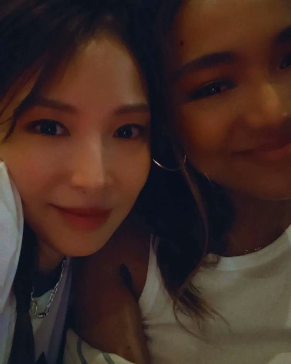 archivesBoA's tweet photo. Finally, the two of us launched slowly. Talkin all day or night 💕 It hasn't changed since I was 15 years old 👀 Let's sing and dance until I'm tired 😌❤️ I wish we could always talk like this 🎶🎵 https://t.co/WyKg8bFrzk