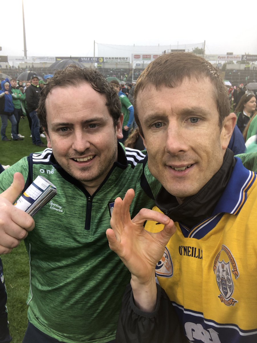 colombo1865's tweet image. Thanks for the photo opportunity today @buff_egan We’ll be meeting Clare again in Croker for sure. That was some battle today! #LIMvCLA #ClarevLimerick #MunsterHurlingFinal #GAA