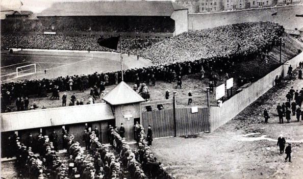 [1908] 🏴󠁧󠁢󠁳󠁣󠁴󠁿🏴󠁧󠁢󠁥󠁮󠁧󠁿 Torcedores chegando no Hampden Park para Escócia e Inglaterra
