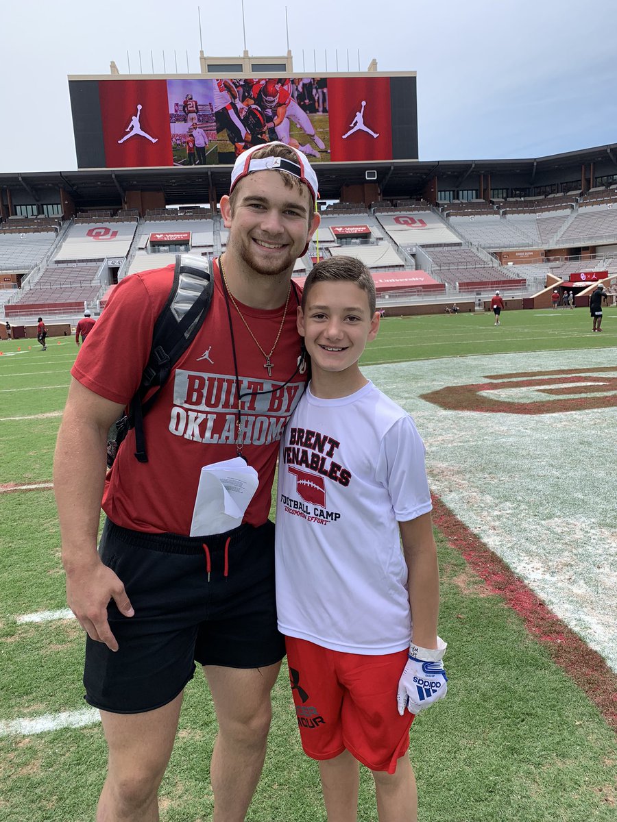 Vincent Conner (@vincentconner15) on Twitter photo Today was a good day learning from Sooner greats like <a href="/KanakJaren/">Jaren Kanak</a> I appreciate you taking the time to work with me today! Today was a good day learning from Sooner greats like <a href="/KanakJaren/">Jaren Kanak</a> I appreciate you taking the time to work with me today!