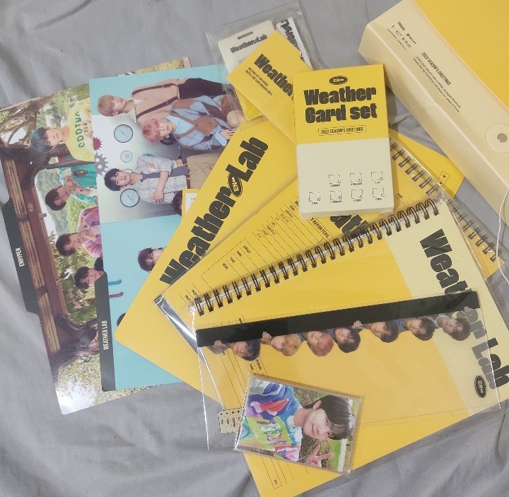 CozyMerchPh's tweet photo. WTS • LFB
#CMPH_Onhand #CMPH_Sale

✨ Enhypen Season Greetings

💸 1,800 php 

🔹 Unsealed but complete inclusion
🔹Onhand
🔹DOP: 3 days after ordering

❗Comment mine or DM us to order https://t.co/bDrDkvP47D