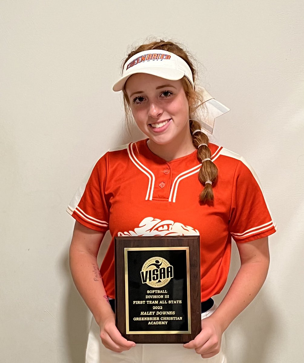 downes_haley's tweet photo. Even though we came up a game short of being back to back state champs, still very proud of the season we had. I am extremely blessed to end my senior season being selected for First Team All-State and being award my school’s Female Athlete of the Year! Once a 🐊, always a 🐊!! https://t.co/cGmywFZndB