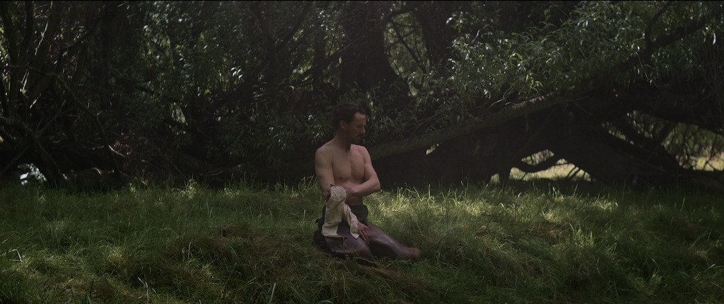 ในโอกาส #pridemonth2022 และเหตุการณ์ที่เพิ่งเกิดขึ้นในก็ขอกลับมาขาย The Power of the Dog อีกที หนังเหมาะจะขายทั้งในเรื่องความหลากหลายและ Toxic Masculinity ยอมรับว่ายังเจ็บใจที่หนังเรื่องนี้แพ้ออสการ์ แต่หนังเรื่องนี้จะไม่มีวันถูกลืมเหมือนกับหนังชนะออสการ์อีกหลายเรื่องแน่นอน
/1