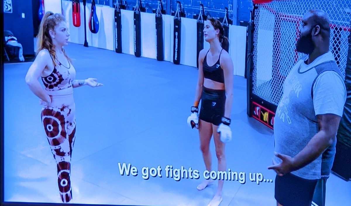 andicedcoffee's tweet photo. I really wanted Melissa to drop Ari. She was so embarrassing to Bini and acted like an idiot.  #90DayFiance https://t.co/Ff93pn63Xi