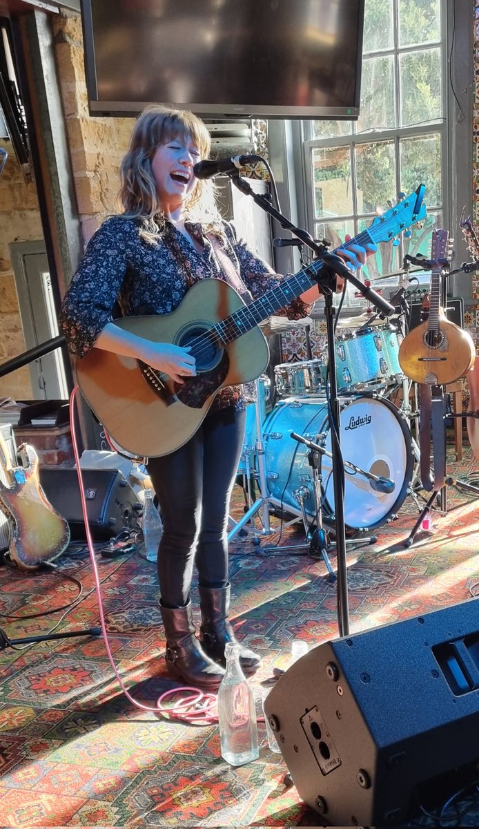 RobertQuantrell's tweet photo. In nigh on 30 years of live music at the Warnie,Mick Thomas' Roving Commission w/ Brooke Taylor in support, 05/06/22 is right up there as one of the All Time TOP 5 Best Gigs in the venue!
#MickThomas #RovingCommission #BrookeTaylor #HotelWarrnambool #topfive #ArtsCentreMelbourne https://t.co/AZy6i8K4ca