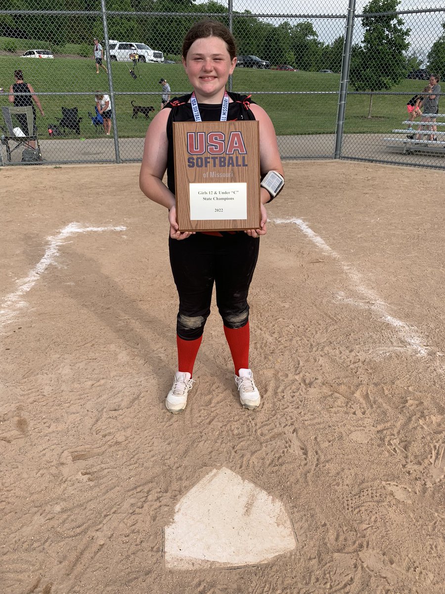 coach_sisk's tweet photo. #proudmom #softball https://t.co/IRMfuWvlP9