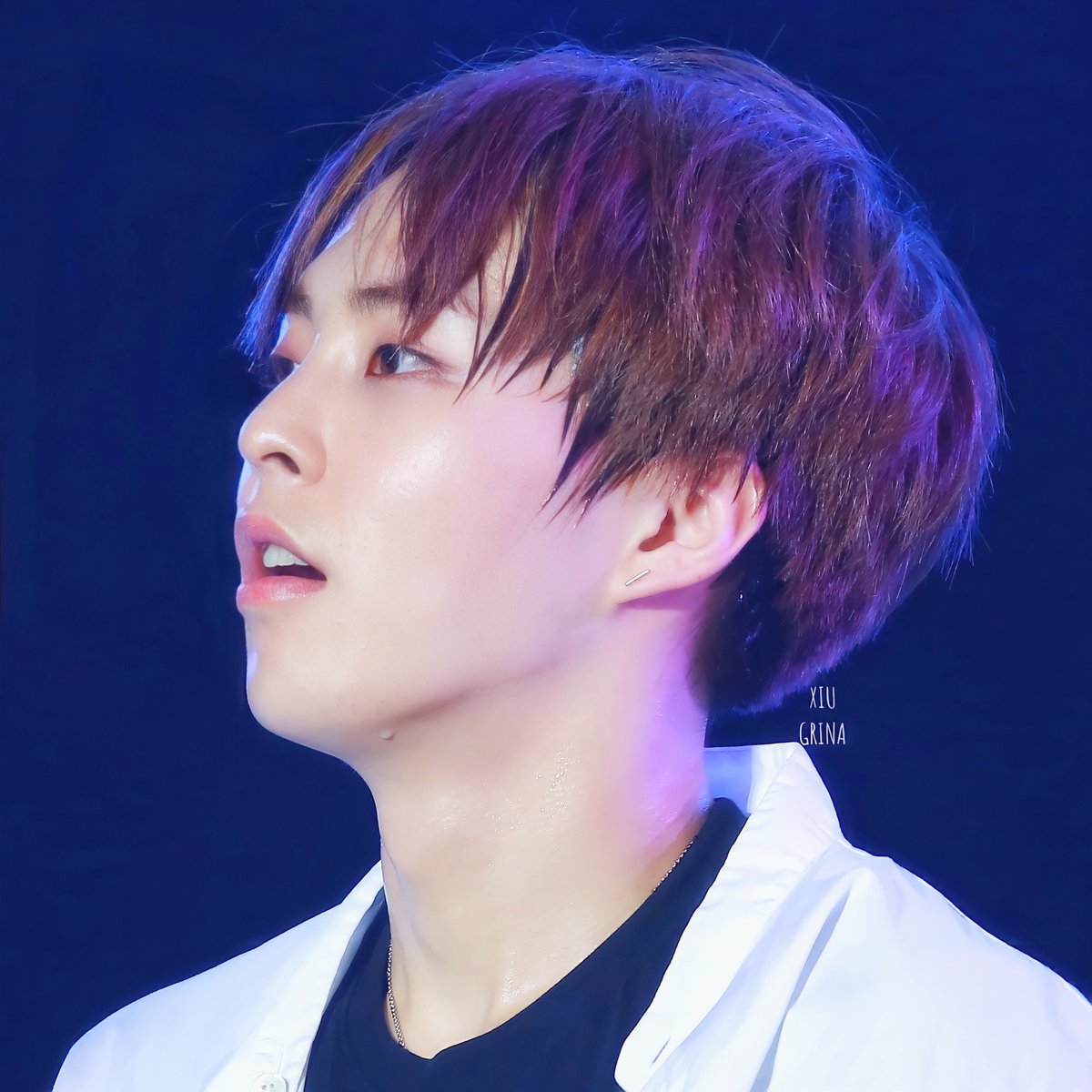 시우민 솔로 나올때까지 나는 술로 하루하루를 보낸다.....😝 #시우민