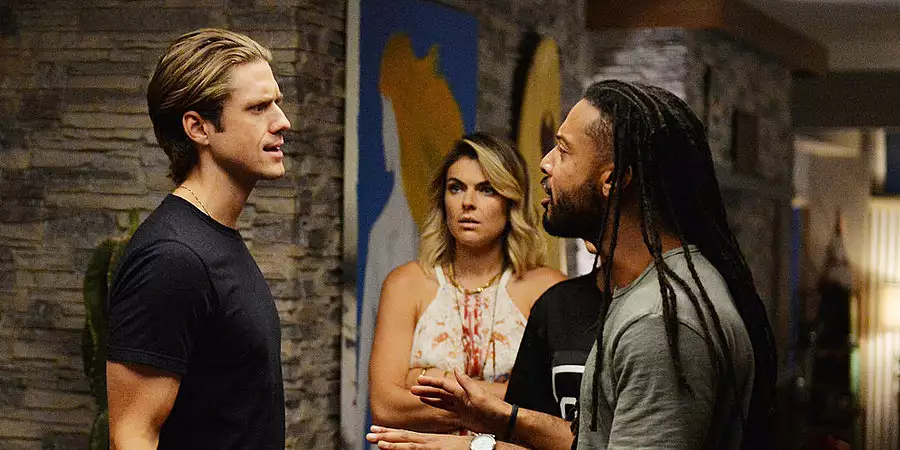 k50cullen's tweet photo. In 2013 and 9 Years Ago, #Graceland premiered on @USA_Network on this day and ended too soon RT and Like if you miss this show. (#DanielSunjata, @AaronTveit, @brandojay, #VanessaFerlito, #MannyMontana, @SerindaSwan, @jeffeastin, #SeanDaniel, @20thTelevision) https://t.co/LxEcHza7Ol