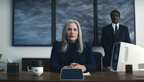 nicoprat's tweet photo. Totalement soufflé par le premier épisode de Severance, qui distille très sobrement et intelligemment le fantastique au cœur d’un bout à bout de moments de quotidien, au cœur du banal. Vraiment hâte de dévorer la suite. https://t.co/ufTW4w15td