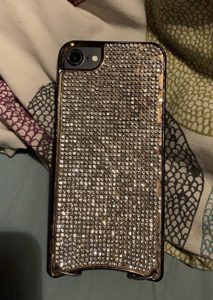 Anyone lost a phone or know of someone who did during Pride today? Friend found this, no SIM card and can’t access info to help find owner. #Winnipeg #WPG #WinnipegPride #PrideWinnipeg