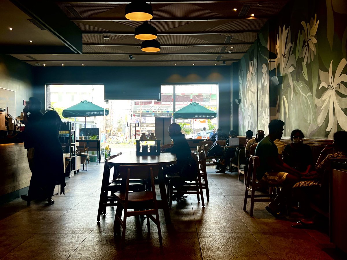 sjiit007's tweet photo. Starbucks …! #workfromhome https://t.co/oYVTC9SClJ