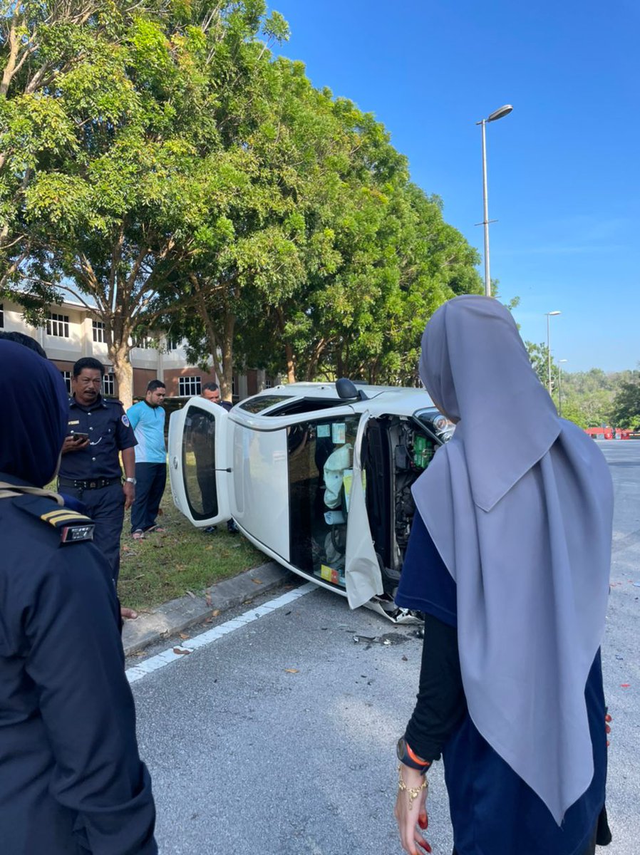 INSIDEN KEMALANGAN PELAJAR

MPP USIM mengambil tindakan pantas setelah menerima aduan kemalangan di dalam kawasan USIM melibatkan seorang pelajar Tahun 3 (FST) yang menaiki 'prebet'.

#MPPCAKNA
#KEBAJIKANPELAJAR