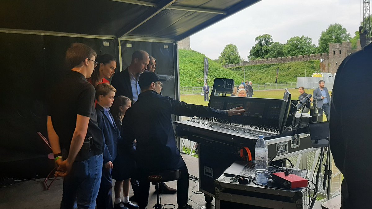 Christopher Hewitt (@chewittmusic) on Twitter photo 