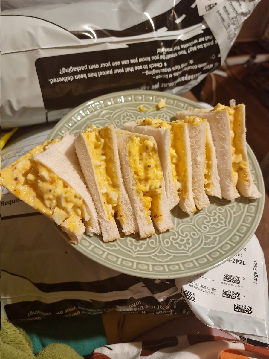 Frantasy_Island's tweet photo. @johubris If it helps jolt you back to normality, my husband offered to make dinner while I was recording the podcast this evening, and upon leaving the studio I was presented with this 'cup of tea after the funeral' sandwich plate massacre 😅 https://t.co/Ey9aASUQrr