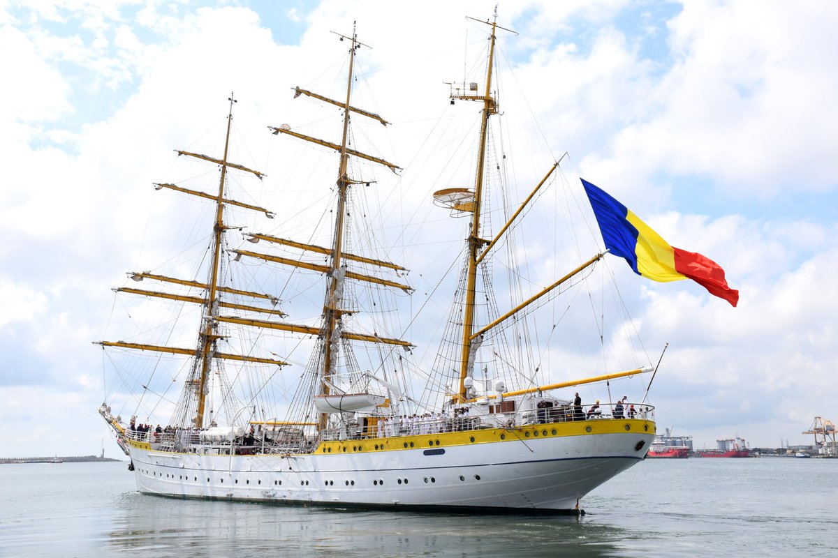 100 romanian and foreign military students will be trained for two months on the board of the training ship 'Mircea' 🇷🇴 👉navy.ro/comunicat.php?… ⚓️