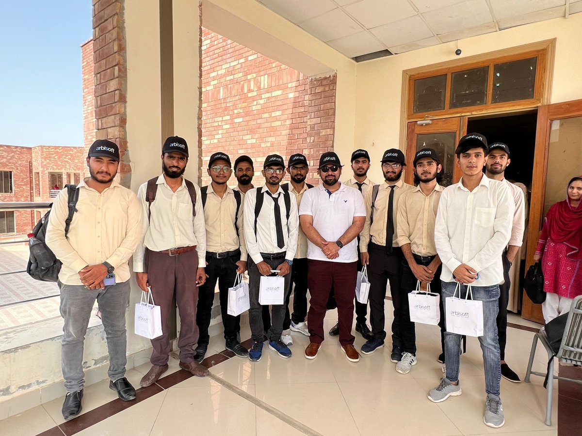 arbisoft's tweet photo. We had an extremely productive visit to The Islamia University of Bahawalpur and got a chance to exchange ideas with brilliant young minds.
 
We hope to see them again soon! 
#recruitmentdrive #freshhirings #students https://t.co/P0DOAMpG7G
