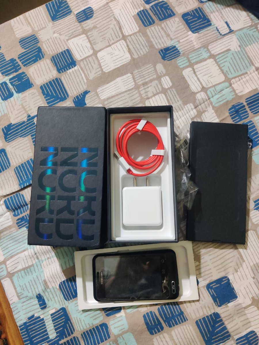 rrsahu2k14's tweet photo. Ordered a One plus worth 24000 thousand rupees from Amazon, and when I opened my package, found a broken Samsung phone.  Attached the video and photos. 

@amazonIN @AmazonCare @AmitAgarwal @JeffBezos @CCI_India @jagograhakjago https://t.co/GpivMii2u8
