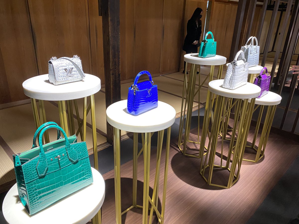 ppppman3's tweet photo. VUITTONのイベントにきてます。
いん京都
圧巻🤔

#LouisVuitton  #EXOEVENT https://t.co/zLX1vlvmtG