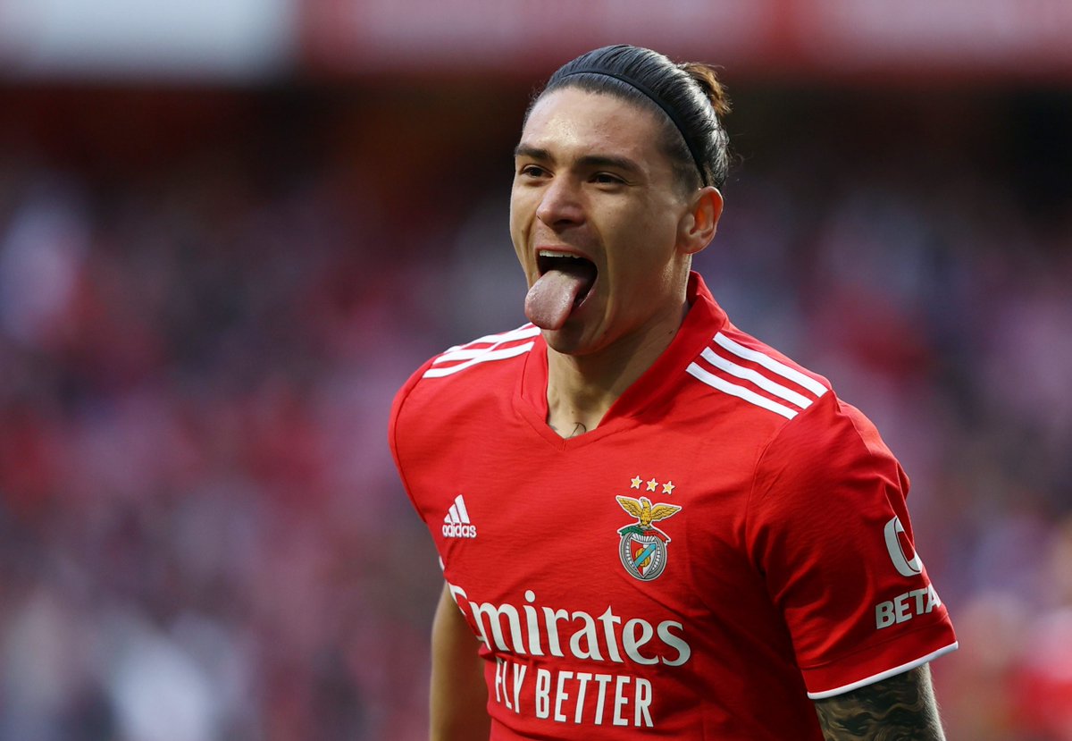 #DarwinNunez in #Benfica 20-22 (Only League)

58 Total Apps
3765 Total Minutes Played
32 Goals
28.6 xG
65 Shots on target
57 Shots off target
13 Assists
64 Chances created
792 Total passes
129 Attempted dribbles
65 Successful dribbles

Will he succeed in the #PL ?