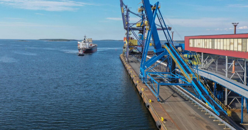 Vanadium_EU's tweet photo. The vanadium recovery project in Pori is progressing! We have entered into agreements with #Rauanheimo for the handling of bulk material flows in Tahkoluoto. 🇫🇮
@portofpori @Porikaupunki
#Pori #vanadiini #vanadium #vrfb #kiertotalous #vastuullisuus