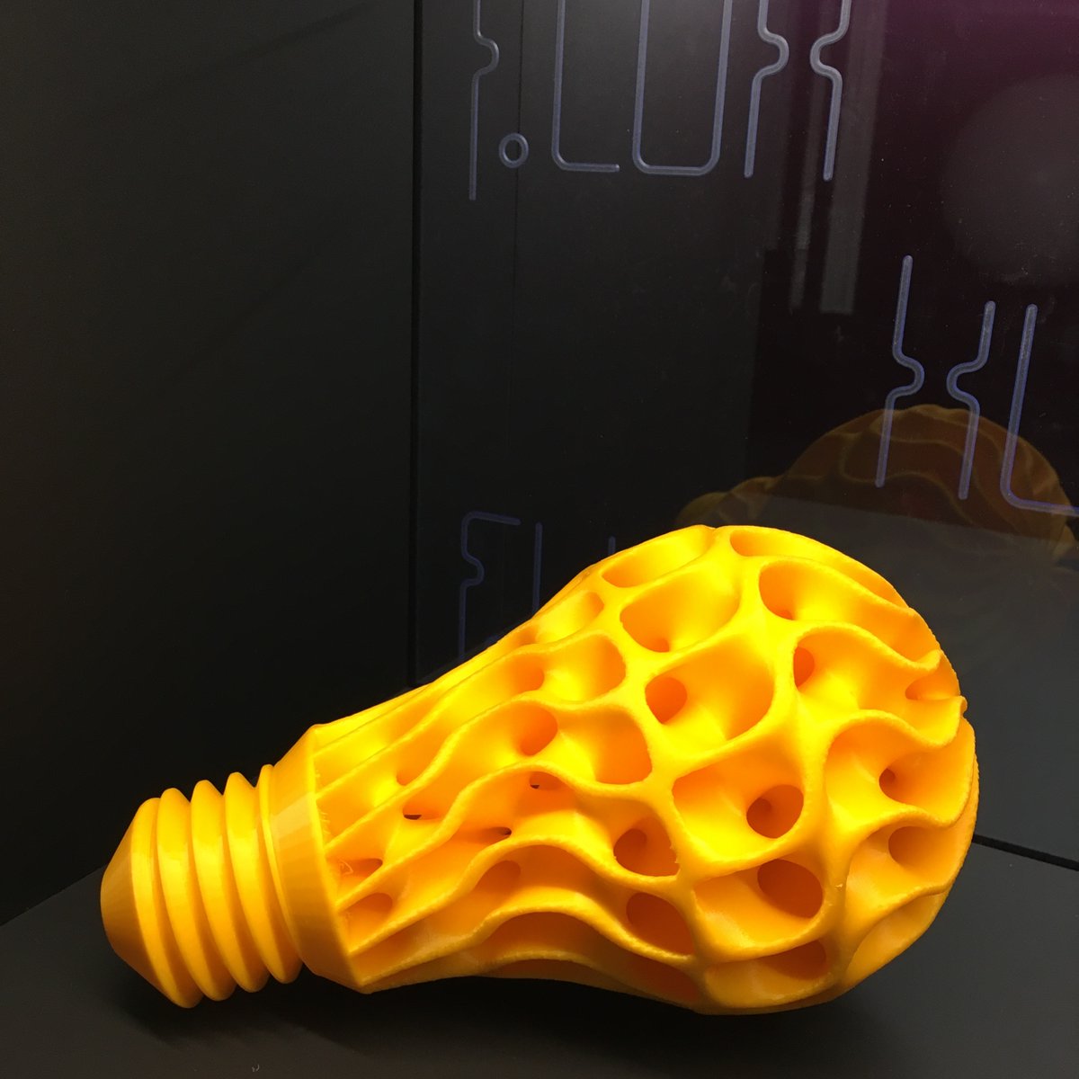 Unsere 3D-Drucker laufen heiß🔥die Sommerferien sind zum greifen nah 😍 und bevor Langeweile aufkommt, probiert doch selbst was aus🧑🔧👉<a href=\"https://t.co/4QTAXZzqUN\" class=\"link-tweet\" target=\"_blank\">https://t.co/4QTAXZzqUN</a>
#3Dprinting #licht #schülerlabor #ferien #mint #ausprobieren #arnsberg #sundern #sauerland #südwestfalen <a href=\"https://t.co/i1hKeuhpi0\" class=\"link-tweet\" target=\"_blank\">https://t.co/i1hKeuhpi0</a>