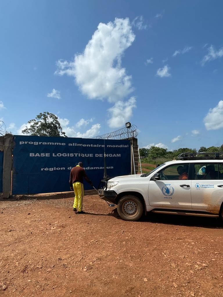 WFP_Cameroon's tweet photo. #Cameroon🇨🇲

#MondayMotivation 

No road too rough to stop us from delivering #LifeSaving #food assistance to the most vulnerable

#LeaveNoOneBehind
#ZeroHunger https://t.co/heDjvS7ZSc