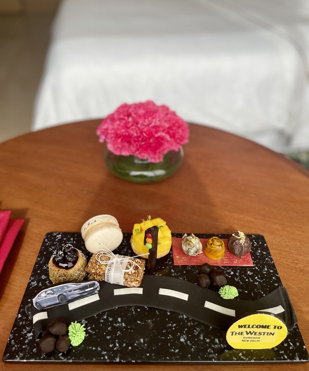 WestinGurgaonND's tweet photo. 𝘼 𝙨𝙬𝙚𝙚𝙩 𝙬𝙚𝙡𝙘𝙤𝙢𝙚 𝙩𝙝𝙖𝙩 𝙬𝙖𝙧𝙢𝙨 𝙩𝙝𝙚 𝙝𝙚𝙖𝙧𝙩!

Indulge in thoughtfully curated welcome amenities that elevate your experience for a wonderful stay ahead. 
📞+91- 97118 07649/ +91-124 497 7777 to book your stay 

#TheWestinGurgaon #WelcomeAmenities #OneMGRoad https://t.co/oxSHwXQ9R6