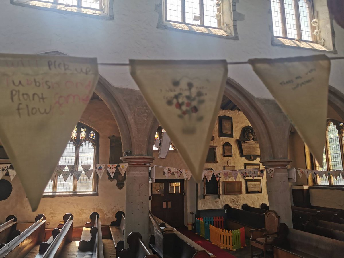 Did you know, gardening is good exercise; perhaps you could join today's #EcoBunting artists in planting flowers. #EcoChurch #environment #communityproject <a href="/MessyChurchInHx/">MessyChurchInHornchurch</a> <a href="/ARochaUK/">A Rocha UK</a> <a href="/The_RHS/">The RHS</a> <a href="/GWandShows/">BBC Gardeners World</a>