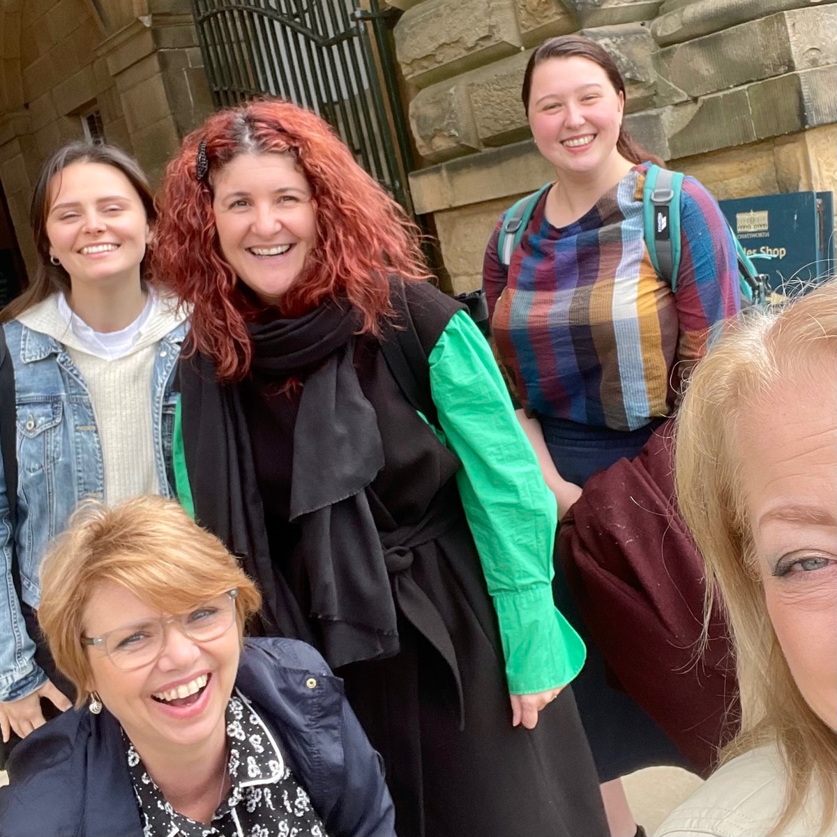 levelcentre's tweet photo. A rare photo of the Level team all together. Should have picked someone with longer arms to take the photo!
#TeamLevel #BelatedChristmasLunch #Chatsworth https://t.co/oVwTID2UgC