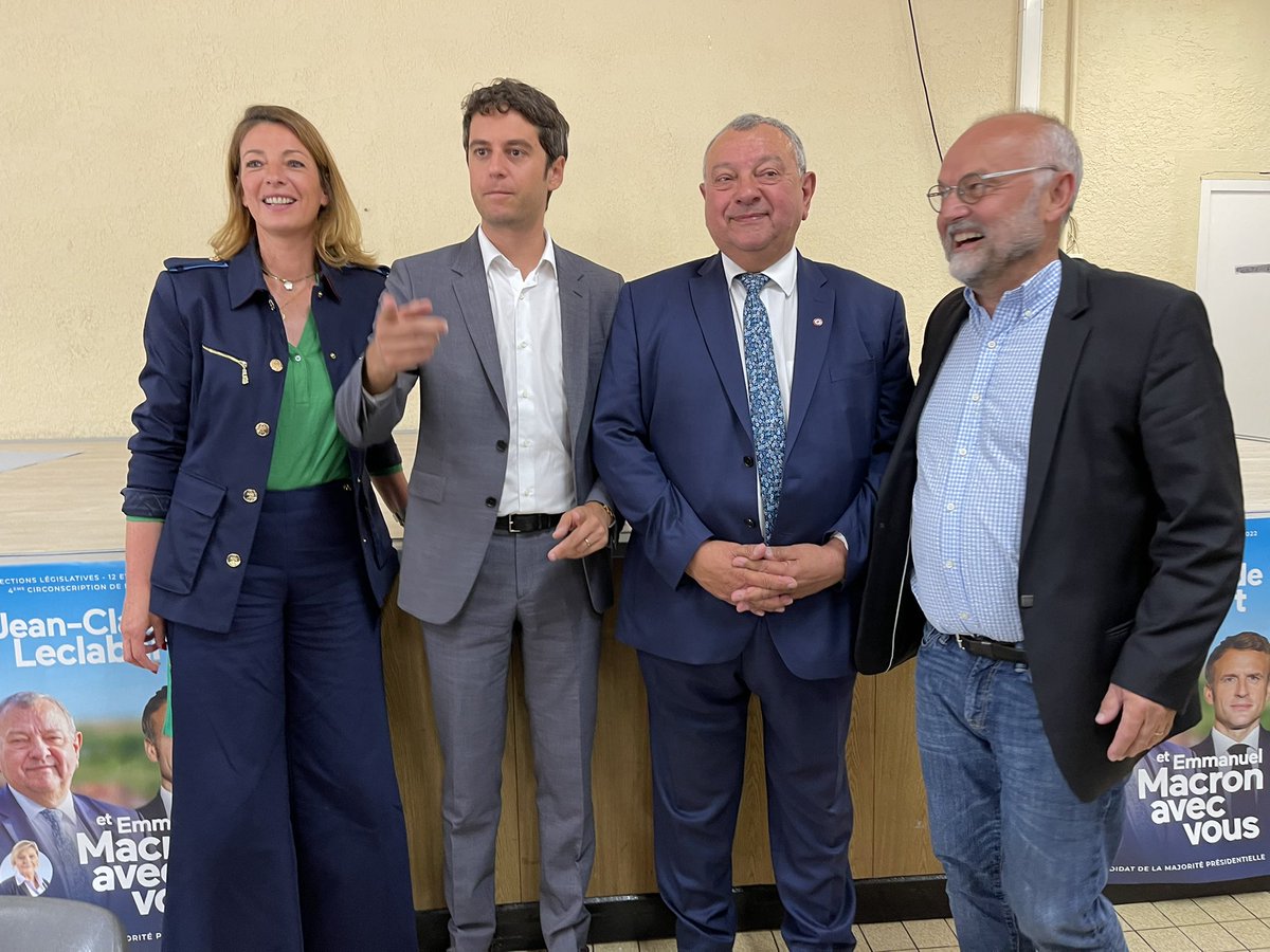 Une salle comble pour soutenir <a href="/JLeclabart/">Jean-Claude Leclabart</a> et sa suppléante <a href="/DBeylier/">Dominique Beylier</a> à Jumel. Le ministre <a href="/GabrielAttal/">Gabriel Attal</a> répond aux très nombreuses questions du public : agriculture, revalorisation du travail, métiers du lien… 5 ans de réforme nous attendent #legislatives2022 #circo8004