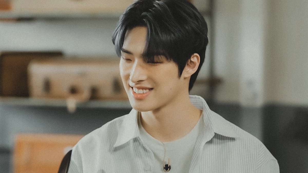 vintagemingi's tweet photo. song mingi, your college crush https://t.co/tRO8Gsv8DO