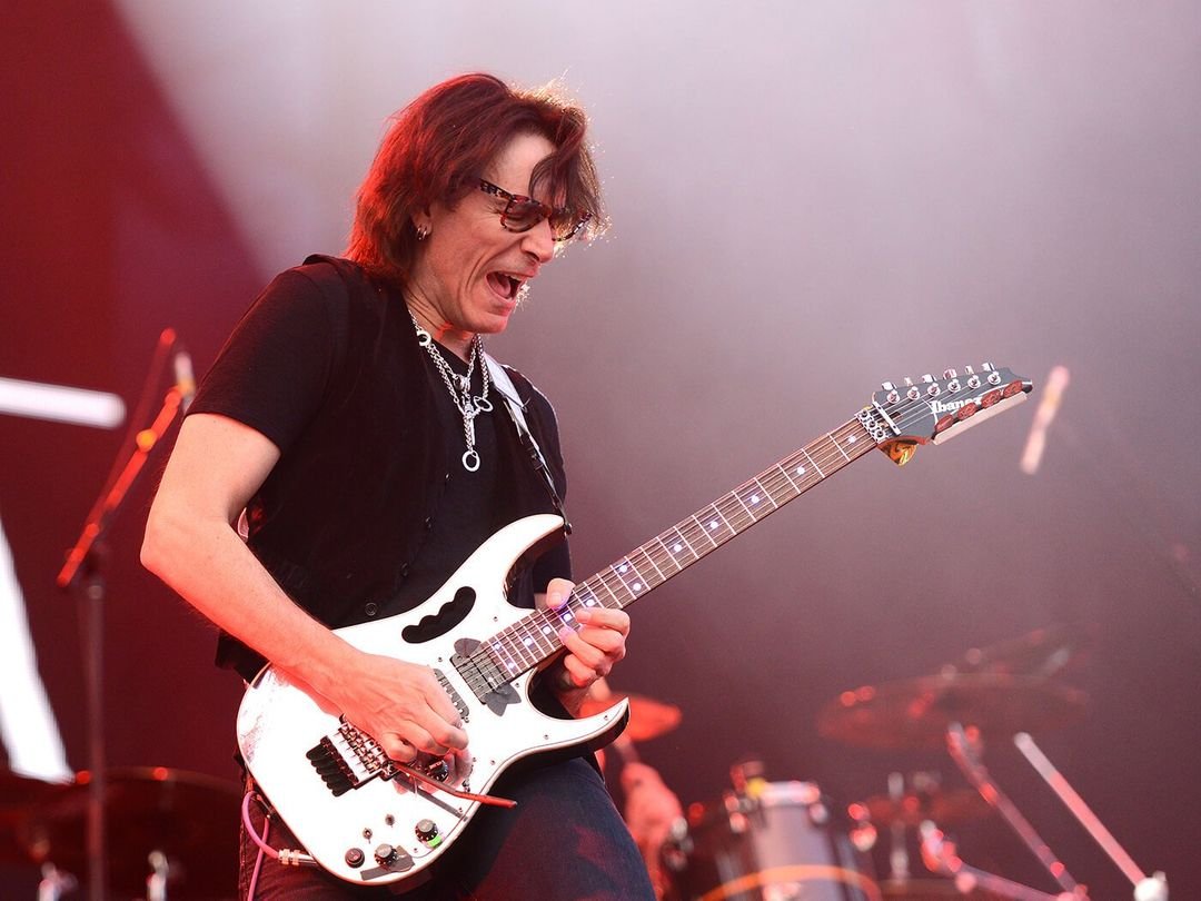 Happy Birthday to Steve Vai, 62 today 