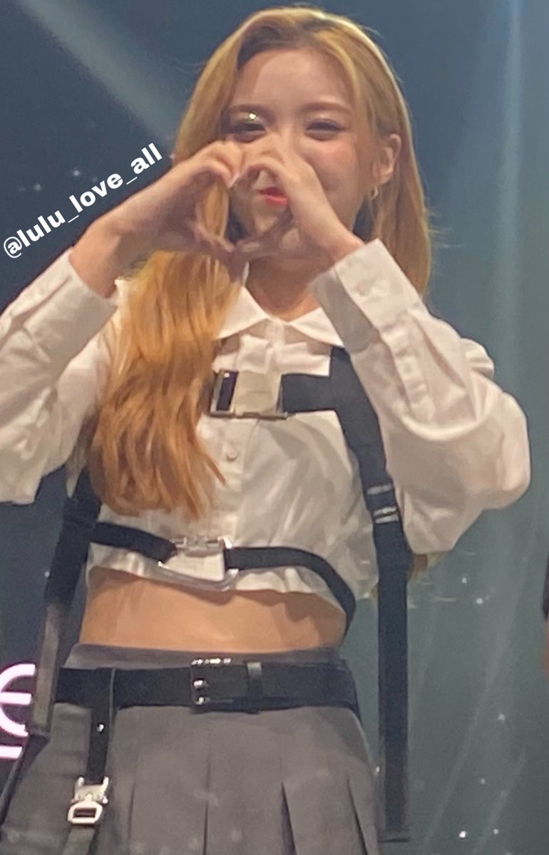 tiny_yeseo's tweet photo. ( っ'-')╮=͟͟͞♡♡♡ https://t.co/WxFfwSc2wW