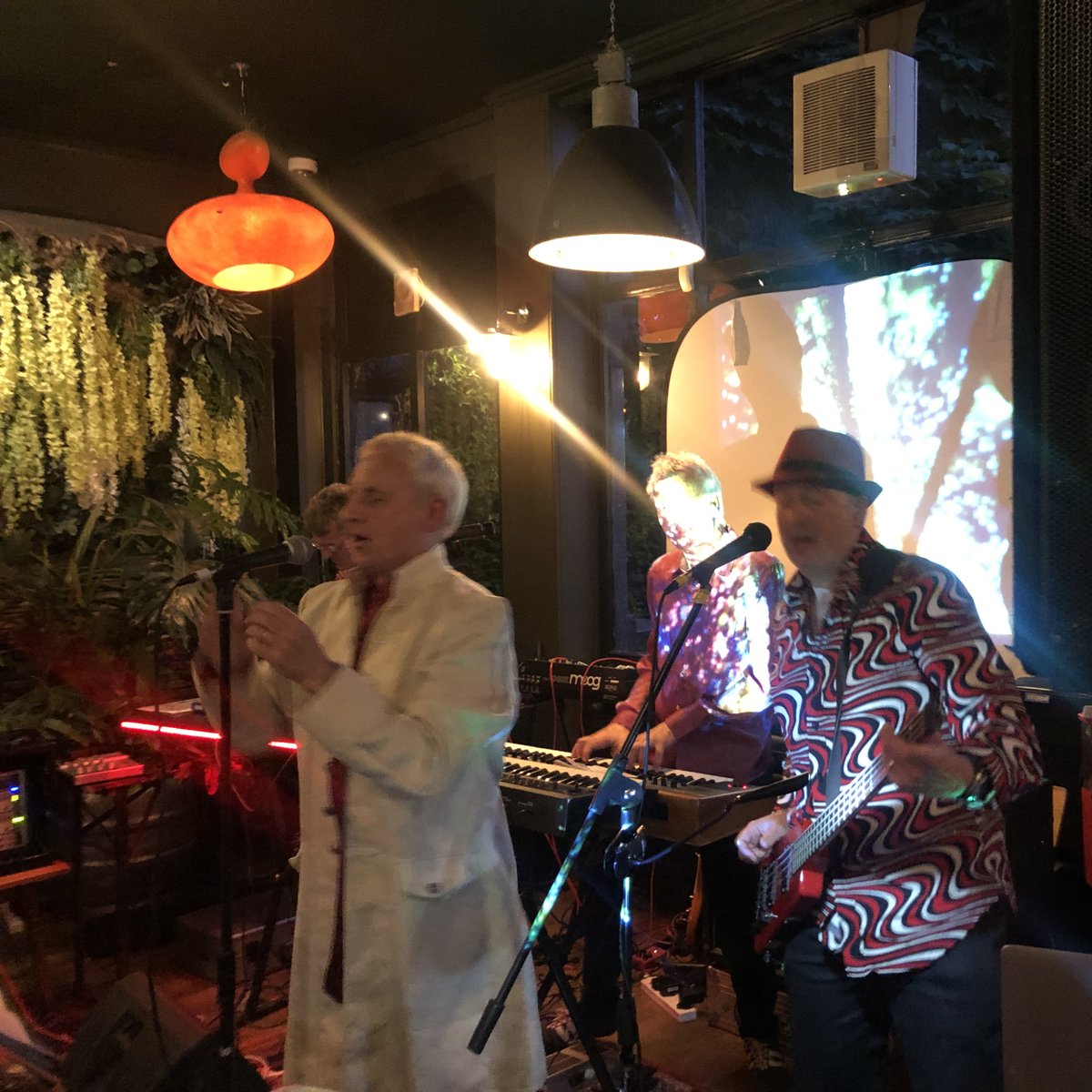 SweetMachineUK's tweet photo. Some more pictures from @BrockleyMax #bmax2022 #festival @thehonoroakpub 7th June 2022 #brockley #newwave #honoroak #honoroakpark #honoroakpub #honoroakparkcommunity #synthpop #electronica #electro #synthwave #80spop #korg #honerbass #SE23 #Se4 #Se13 https://t.co/719gTbBJhN