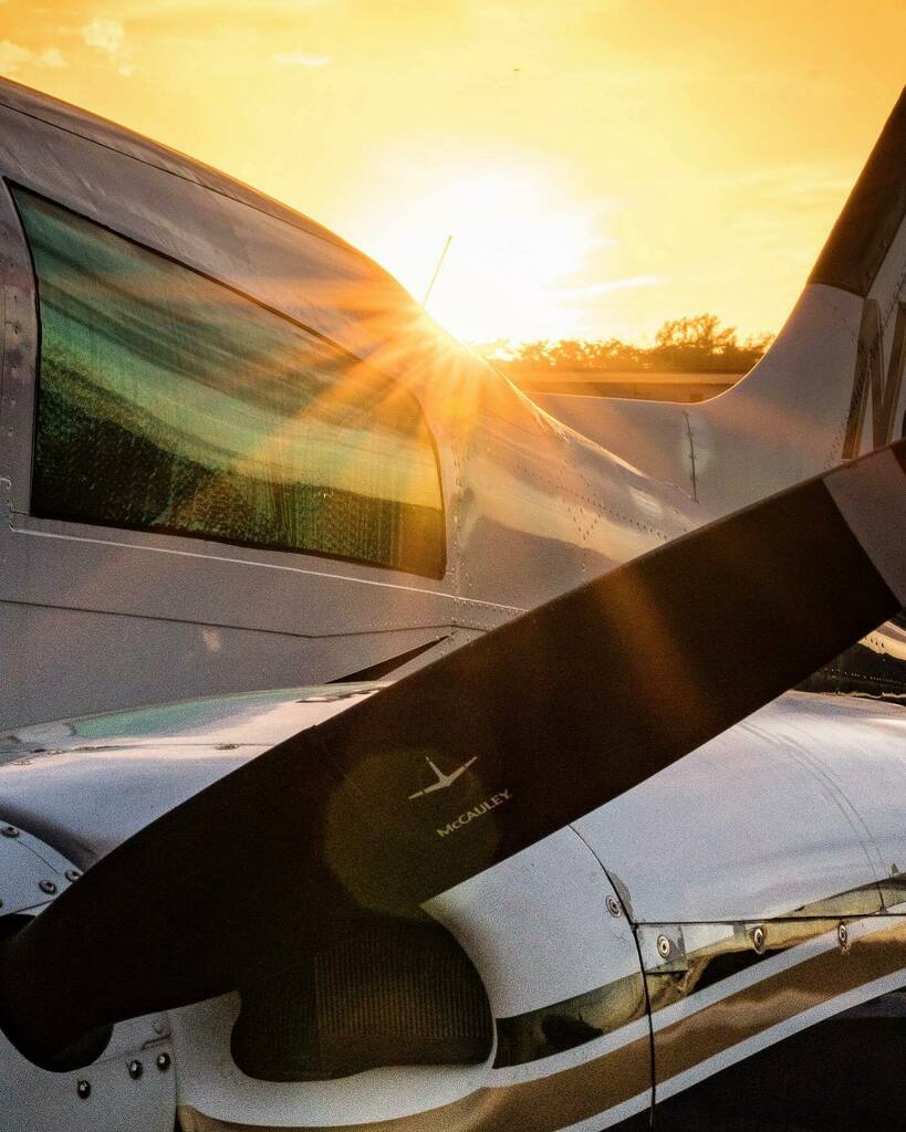 floatplanes's tweet image. Can you guess the aircraft model?

#aviation #airplane #guesswork #flying #fly #airport #pilotlife instagr.am/p/CedAUz_onup/