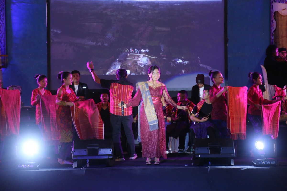 Halo Sahabat Budaya! 

Khususnya untuk pecinta #MusikTradisi 

Kemarin Direktorat Jenderal Kebudayaan Kemendikbudristek menggelar Road Show Lake Toba Traditional Music Festival (LTTMF) 2.0 di Karo, Sumatera Utara.