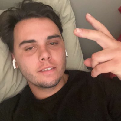 #NewProfilePic https://t.co/cSi4vnAF00<a href="/tag/newprofilepic"class="tags">#NewProfilePic</a>