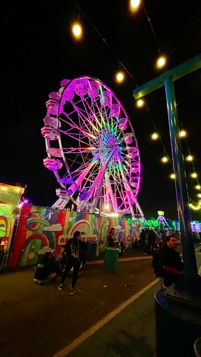 ericsood2's tweet photo. under the electric sky at @EDC_LasVegas https://t.co/8irZv7Hp0u