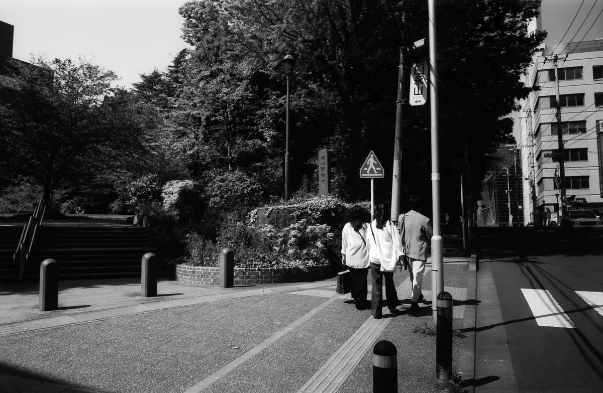 yukihay01339636's tweet photo. #深夜投稿のすゝめ
錦町から勾当台へ。
#fujifilm #acros #microfine #canon #4sb #28mm (f2.8) https://t.co/wR3eaYNBl2